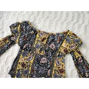 Shyanne Women's XS Floral Off The Shoulder Top‎ Boho Bell Sleeve Smocked Rayon